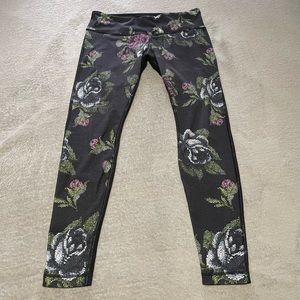 Lululemon Wunder under pant full on luon size 12 good condition